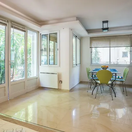2 Bdrm Flat With 260m2 Garden-congress/beaches By Weekome