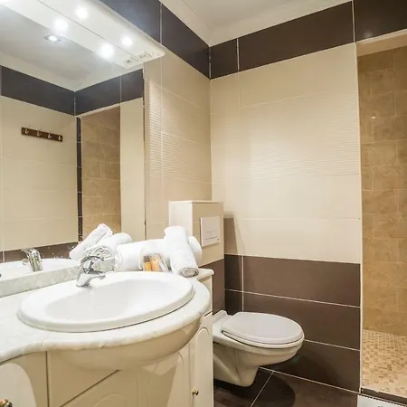2 Bdrm Flat With 260m2 Garden-congress/beaches By Weekome Cannes