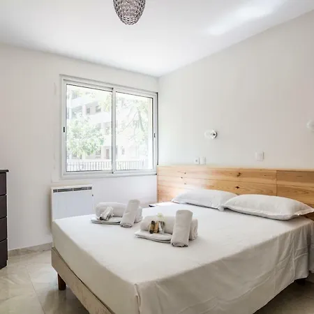 Apartment 2 Bdrm Flat With 260m2 Garden-congress/beaches By Weekome
