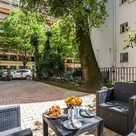 Apartment 2 Bdrm Flat With 260m2 Garden-congress/beaches By Weekome